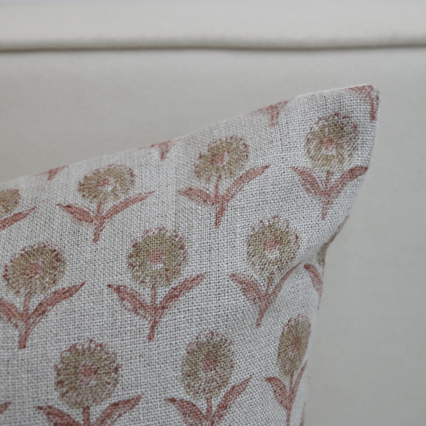 Handcrafted Linen Block Print Pillow Coverhceqoiascoisan