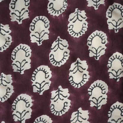 Burgundy Scallop Motif Cotton Stocking