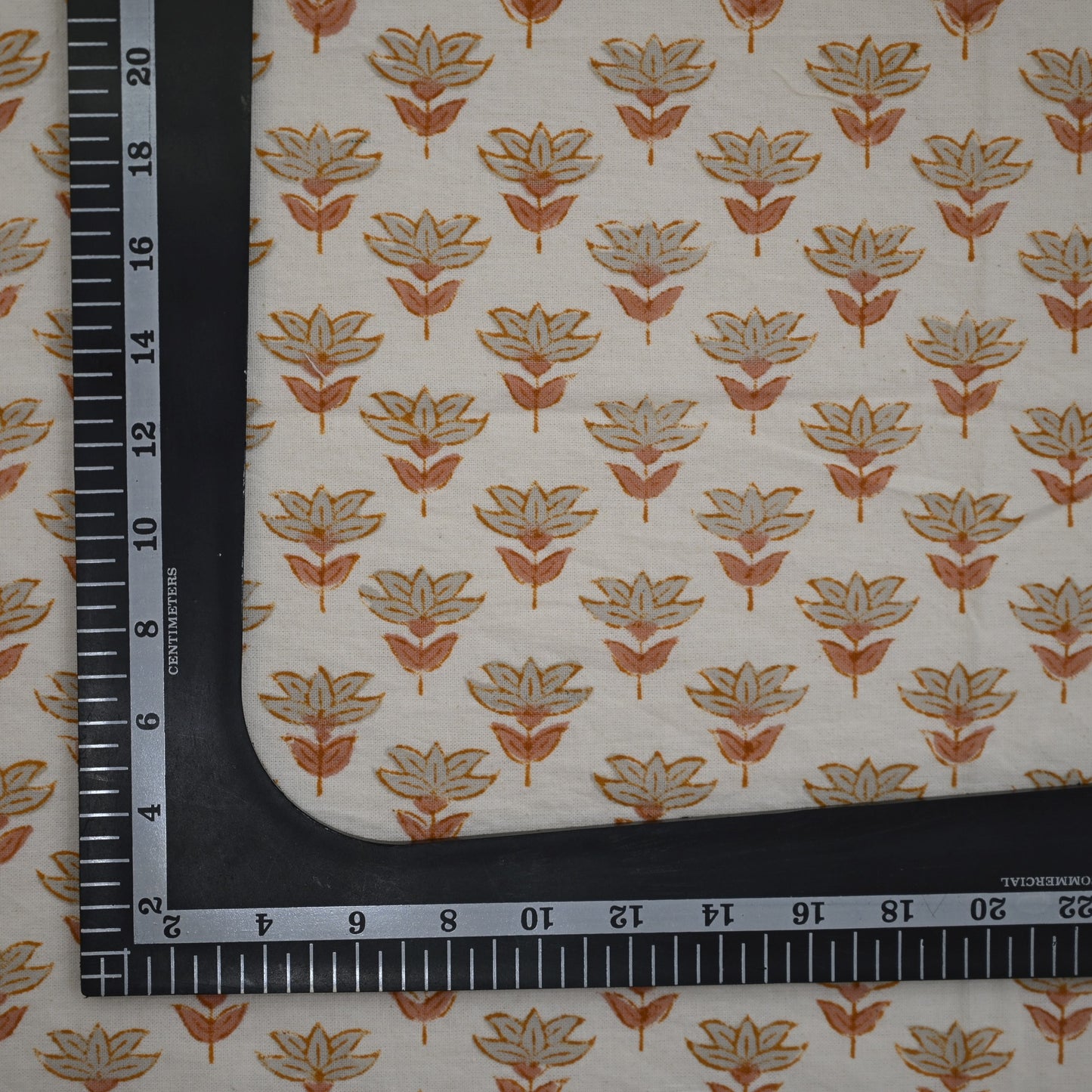 Minimal Floral Booti Dinner Napkin