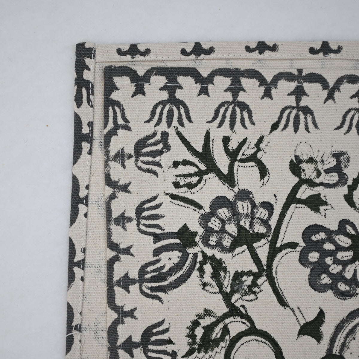 Aroiv Forest Green Cotton Table Runner