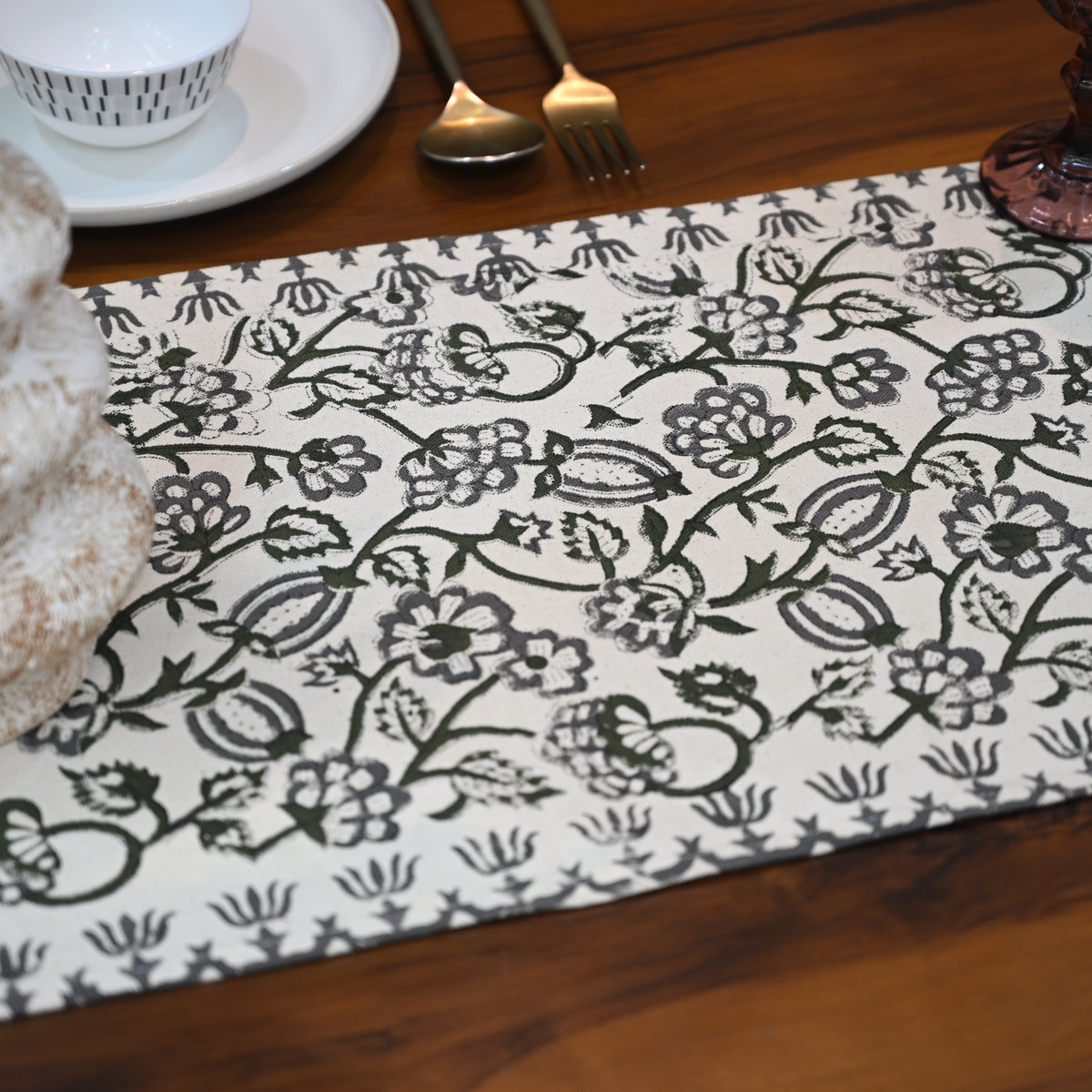 Aroiv Forest Green Cotton Table Runner