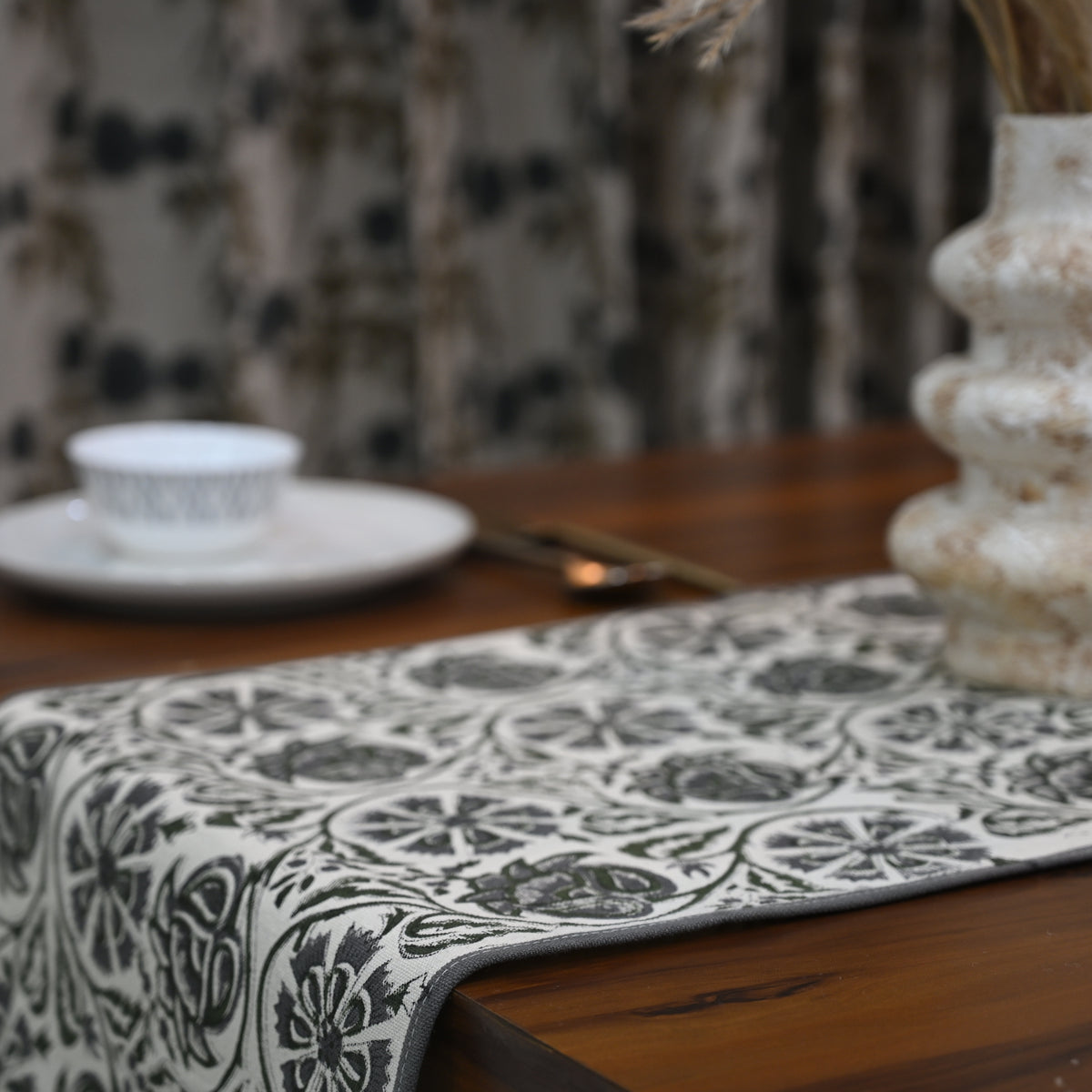 Aroim Oatmeal Cotton Table Runner