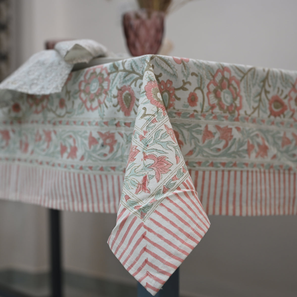 Nexoa Dusty Rose Cotton Tablecloth - Two Border