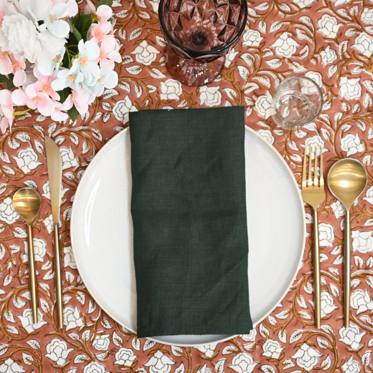 Axel Solid Linen Dinner Napkin