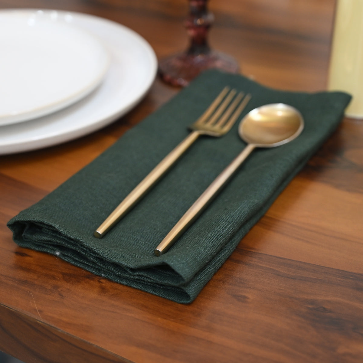 Axel Solid Linen Dinner Napkin