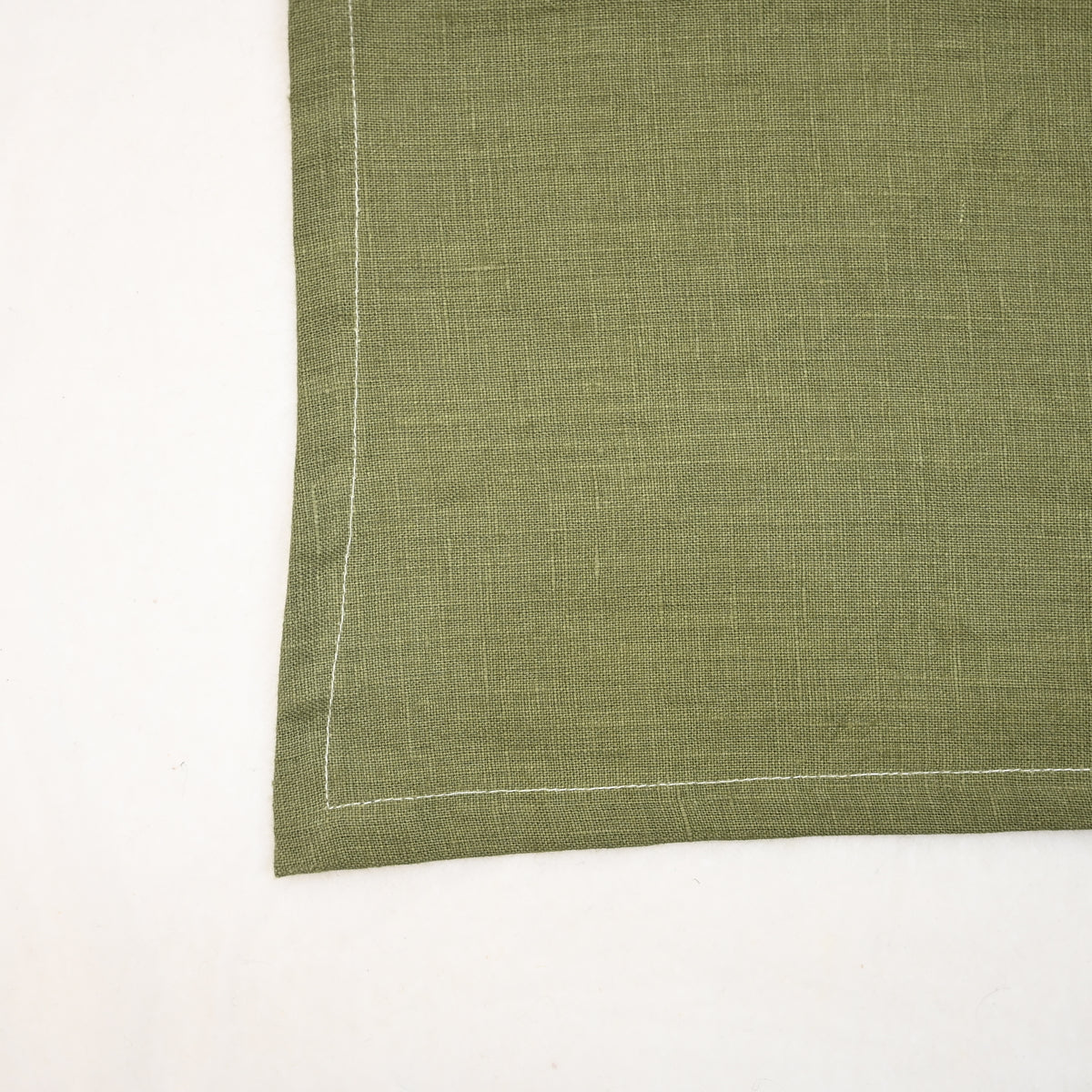 Brody Solid Linen Dinner Napkin